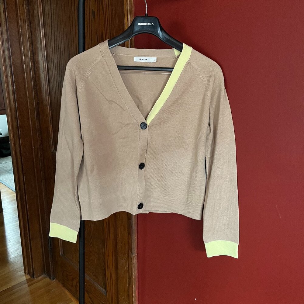 Mod Ref Tan Light Yellow Trim V-Neck Cardigan Sweater Size Small